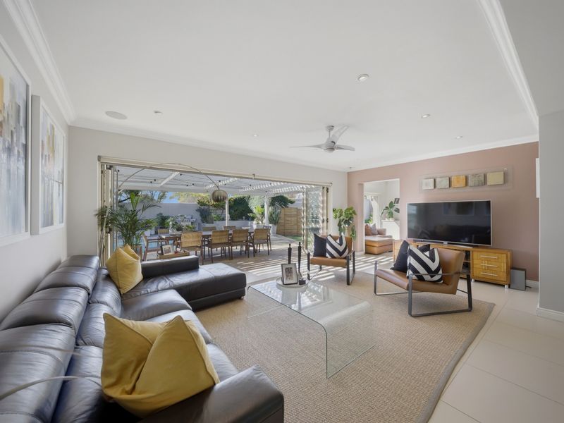 Immaculate Home with Flatlet, Studio and Seamless Indoor-Outdoor Living - Photo 9