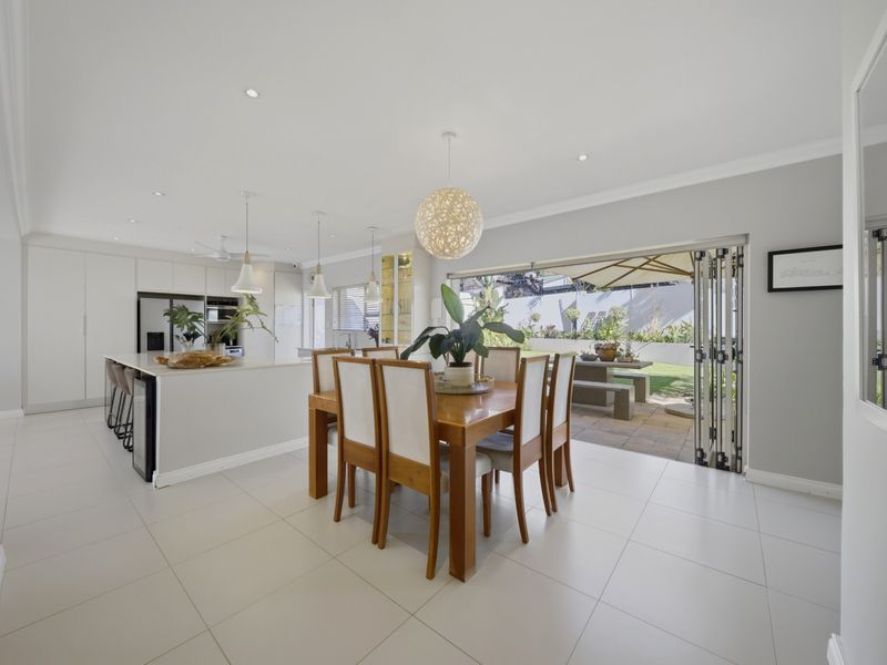Immaculate Home with Flatlet, Studio and Seamless Indoor-Outdoor Living - Photo 7