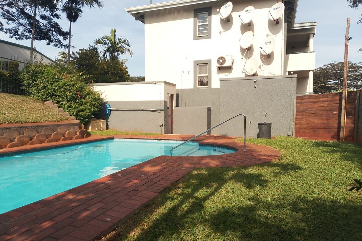 Two bedroom Ground Floor Apartment For Sale in Manor Gardens, Durban, KwaZulu Natal - Photo 2