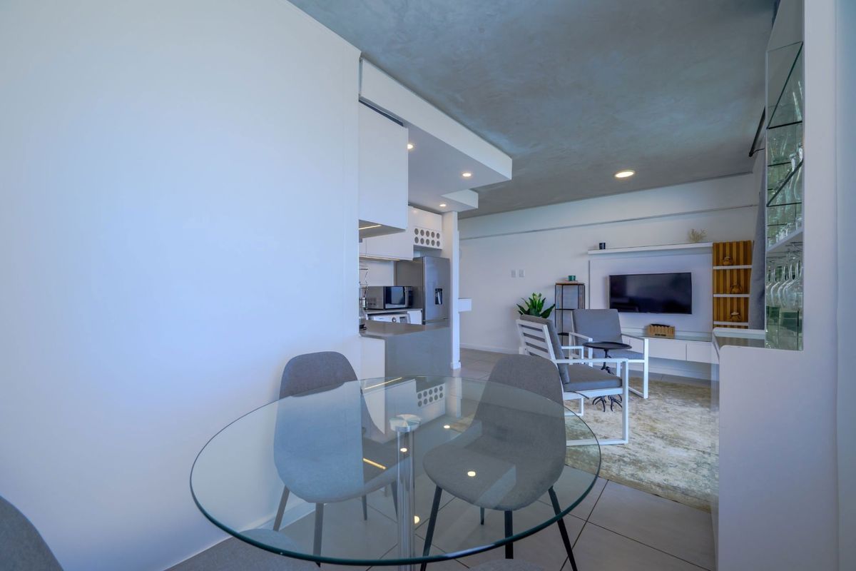 AVAILABLE IMMEDIATELY! FULLY FURNISHED! - Photo 4
