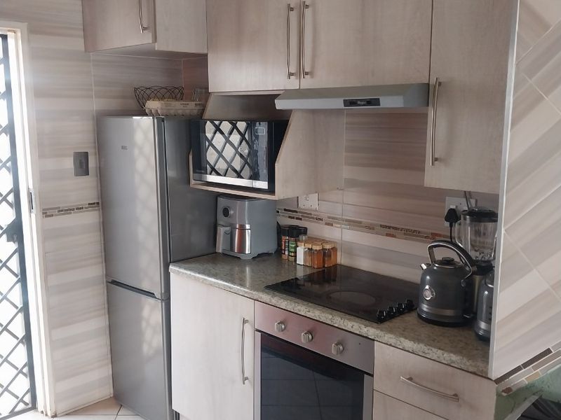 2 Bedroom House For Sale in Lehae, Johannesburg - Photo 9
