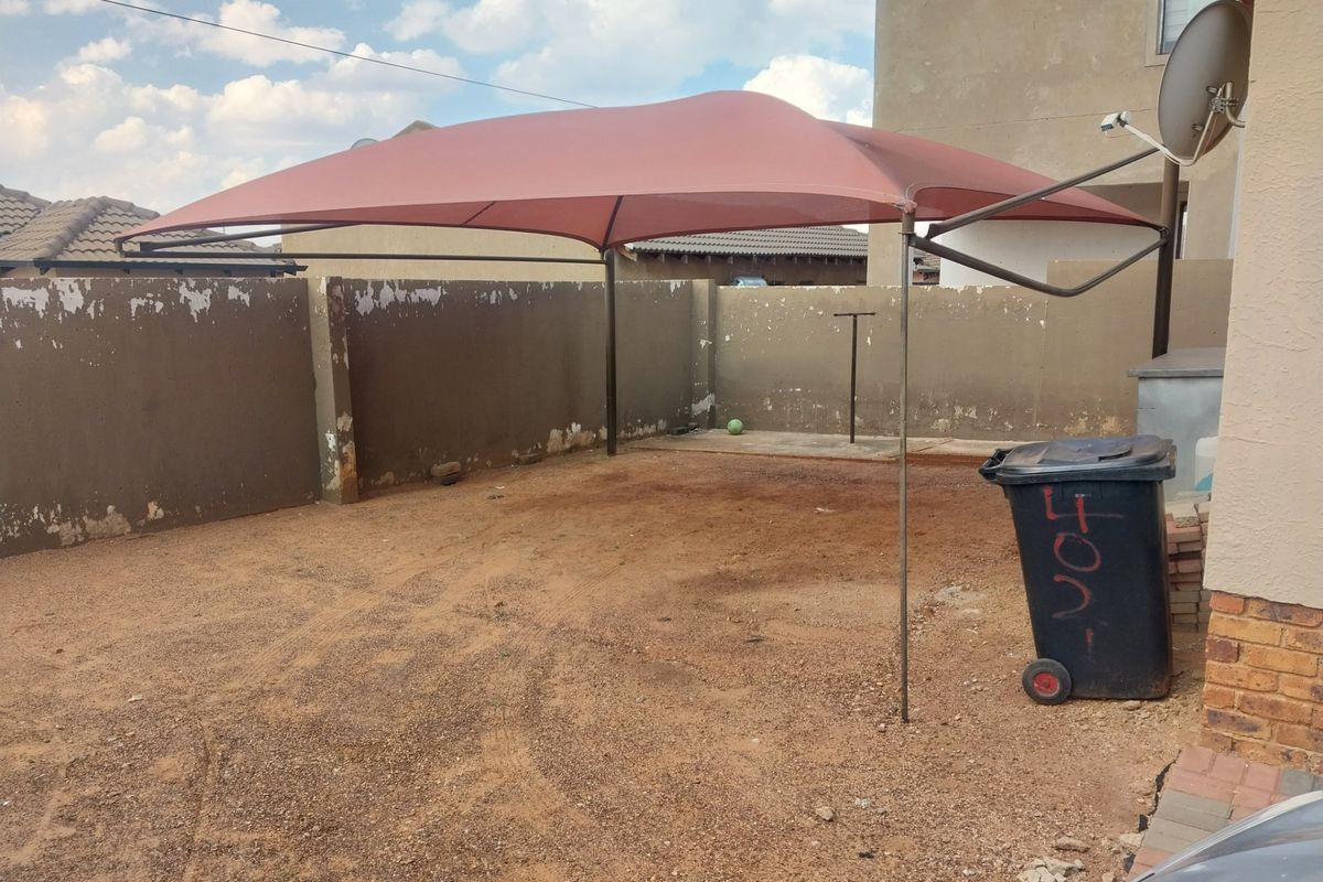 2 Bedroom House For Sale in Lehae, Johannesburg - Photo 4