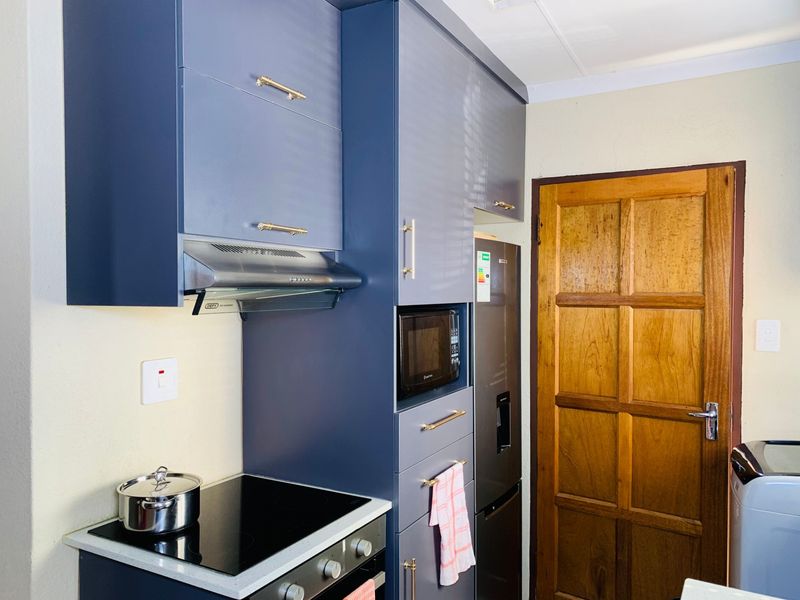 3 Bedroom House For Sale in Soshanguve YY - Photo 9