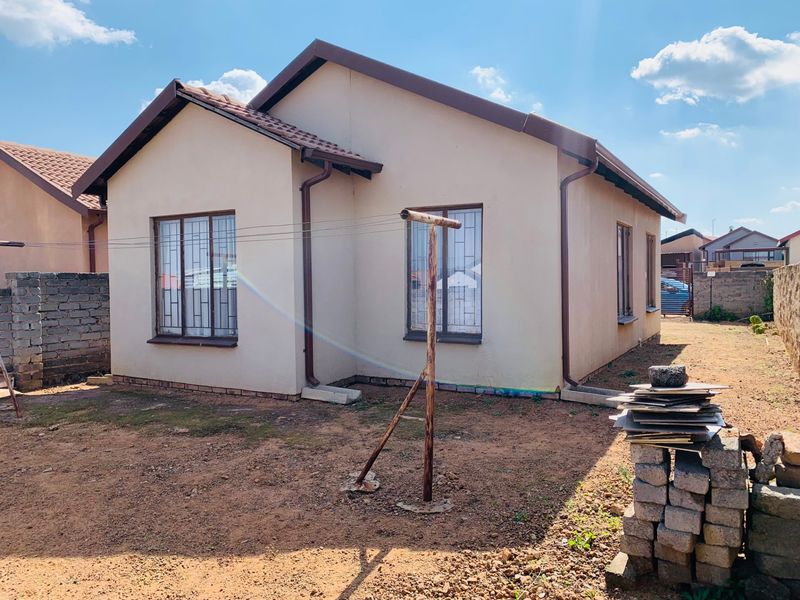 3 Bedroom House For Sale in Soshanguve YY - Photo 2