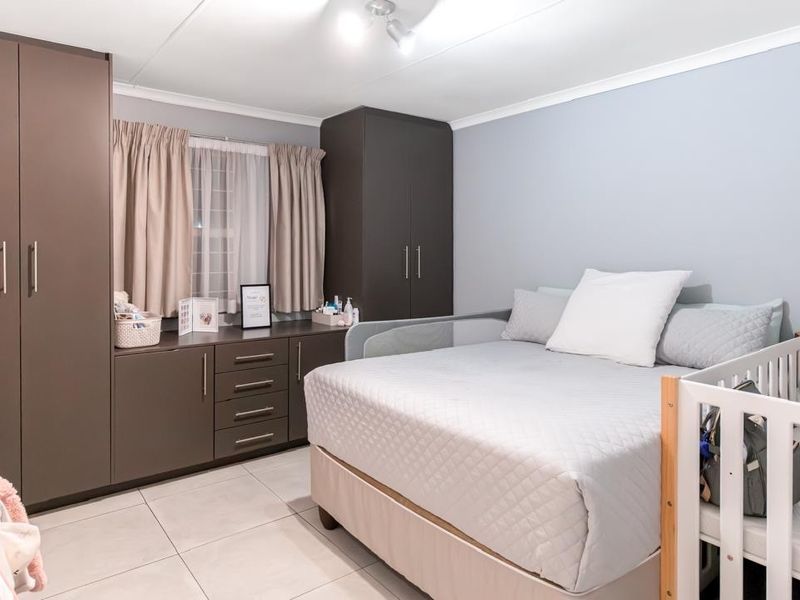 Welcome To This Great Investment Property or Starter Home. - Photo 10