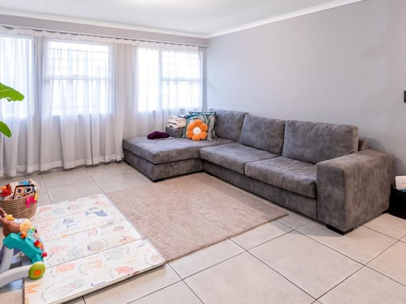 Welcome To This Great Investment Property or Starter Home. - Photo 6