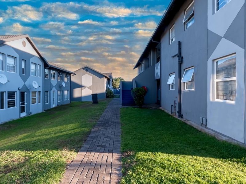 Welcome To This Great Investment Property or Starter Home. - Photo 2