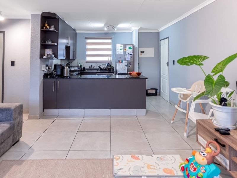 Welcome To This Great Investment Property or Starter Home. - Photo 8