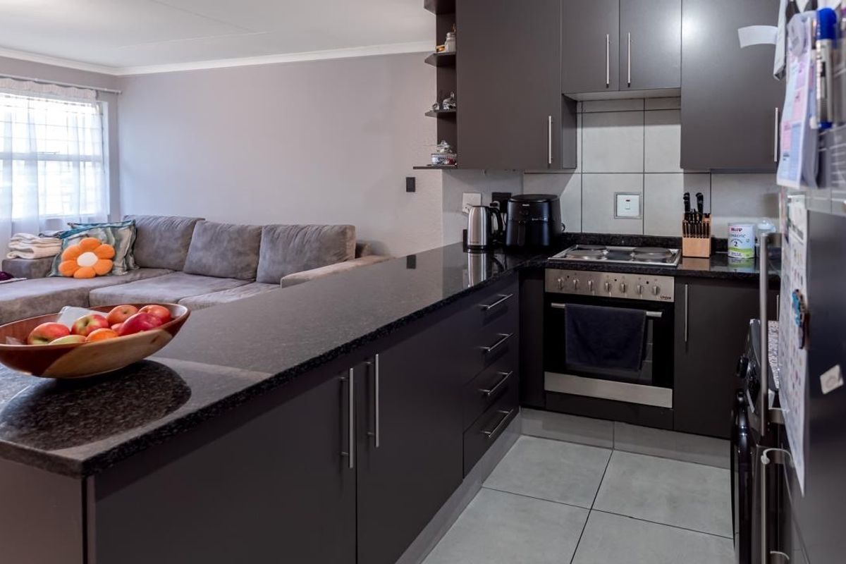 Welcome To This Great Investment Property or Starter Home. - Photo 4