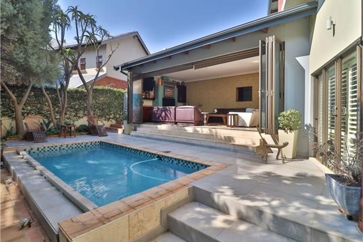 House For Sale in Waterkloof Ridge, Pretoria - Photo 2