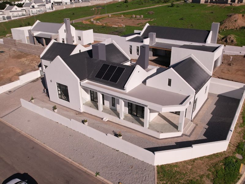 House For Sale in Welgedaan Estate, Saldanha - Photo 1