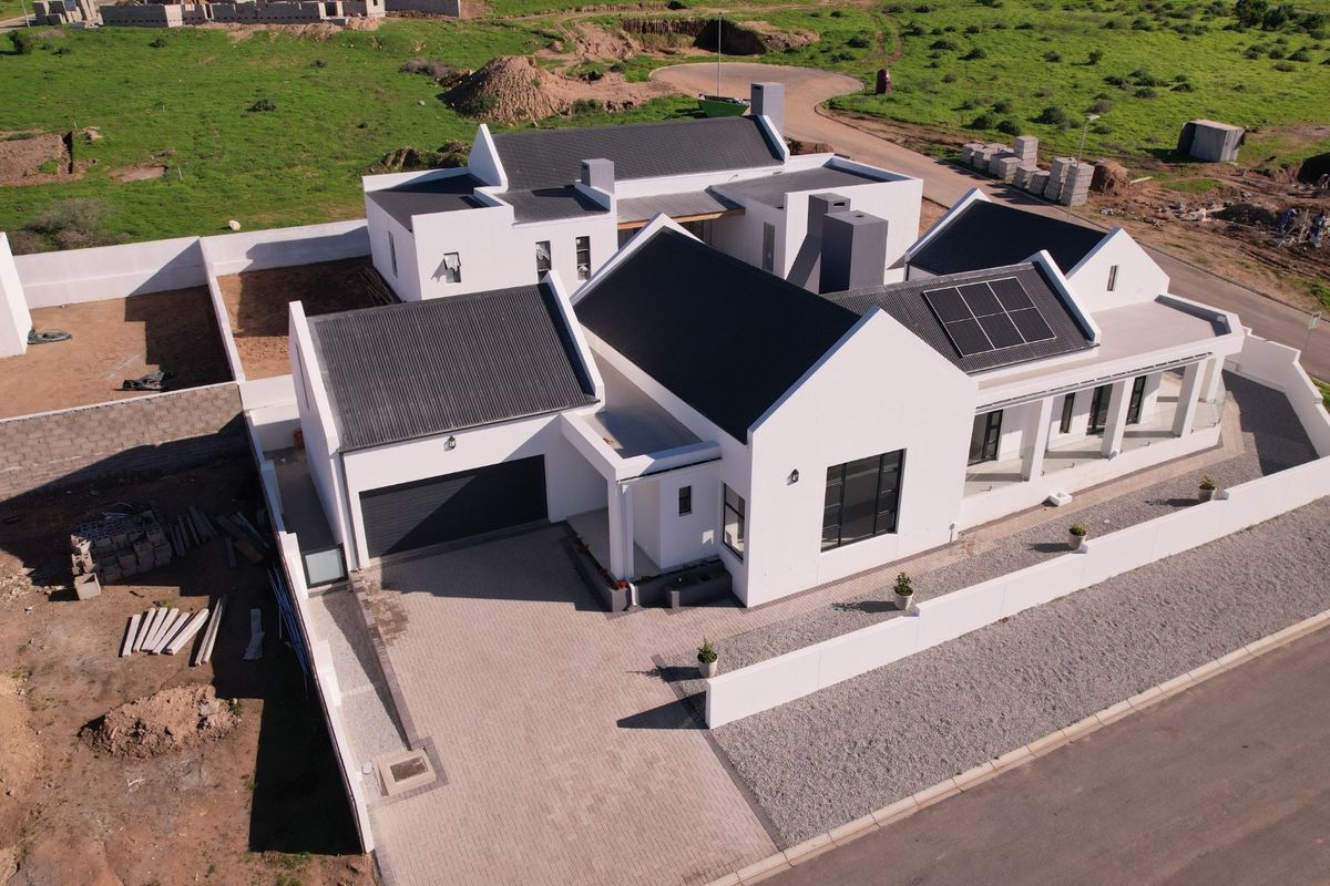 House For Sale in Welgedaan Estate, Saldanha - Photo 2
