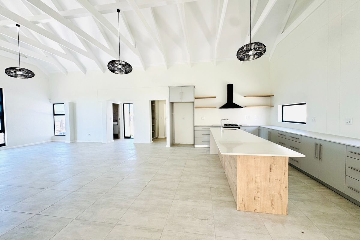 House For Sale in Welgedaan Estate, Saldanha - Photo 5