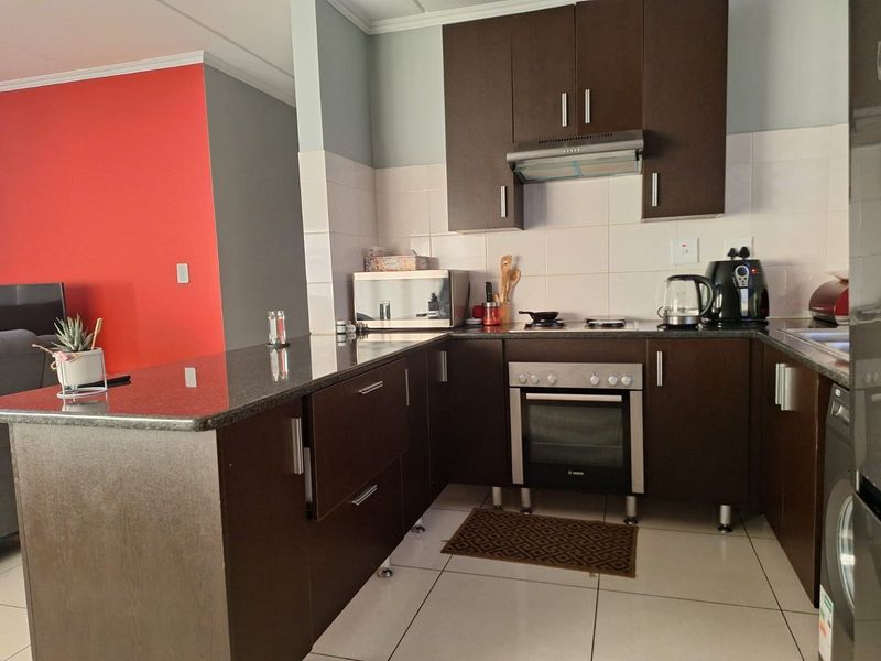 Apartment To Rent in Noordwyk, Midrand - Photo 5