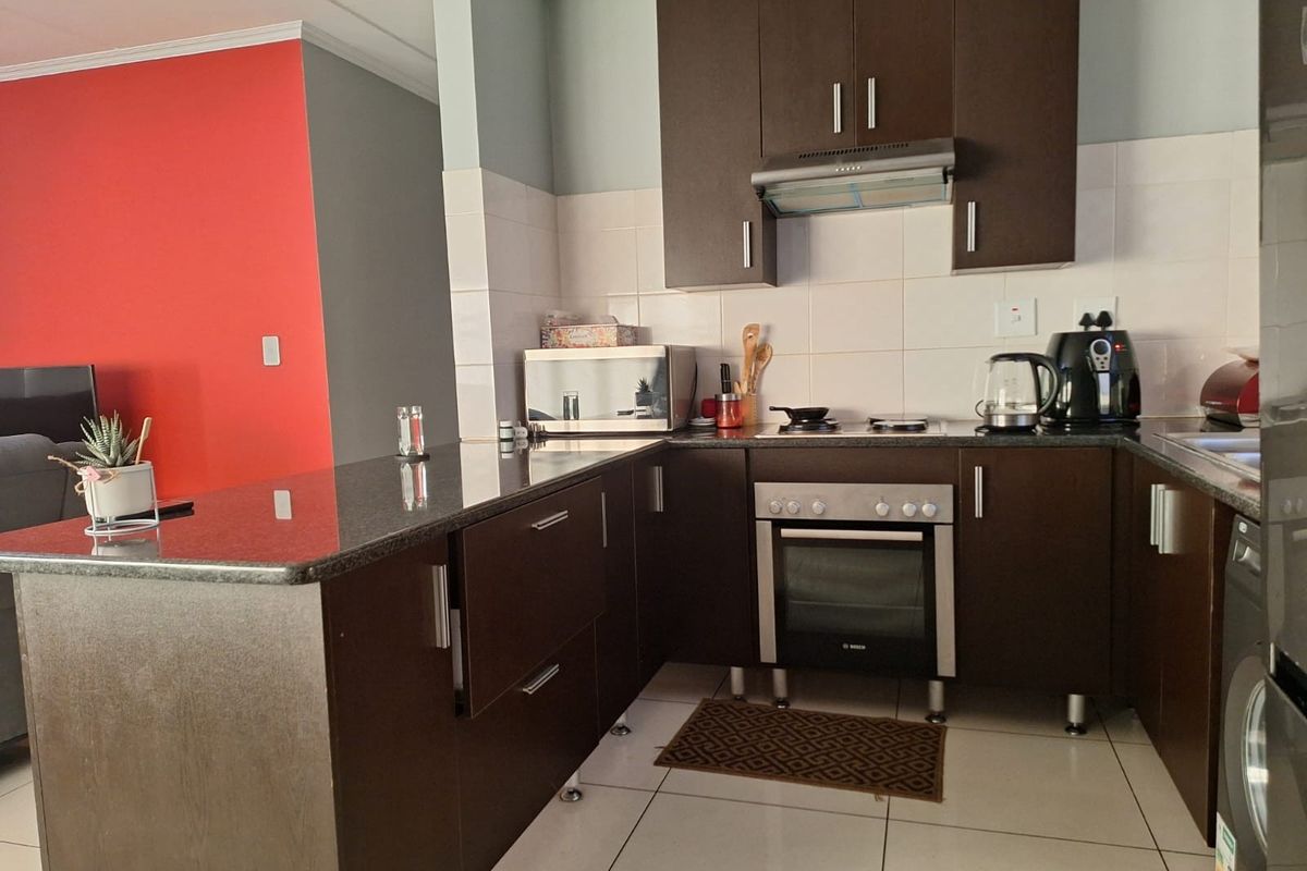 Apartment To Rent in Noordwyk, Midrand - Photo 5