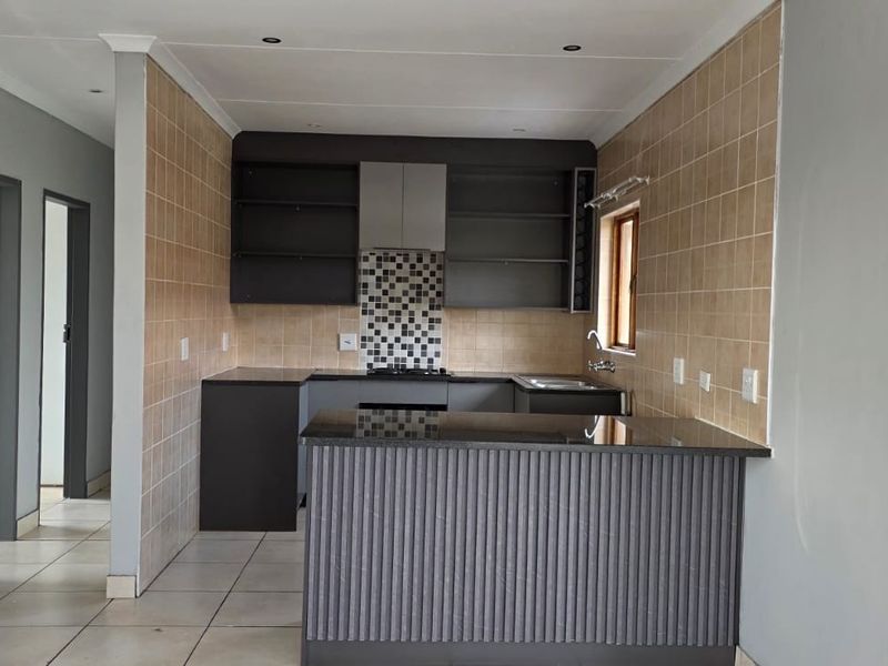 House For Sale in Reyno Ridge, Witbank - Photo 7