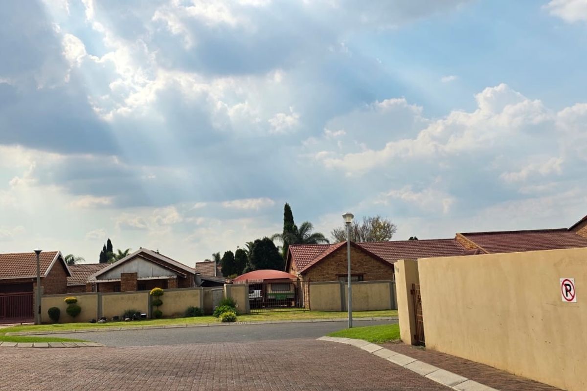 House For Sale in Reyno Ridge, Witbank - Photo 2