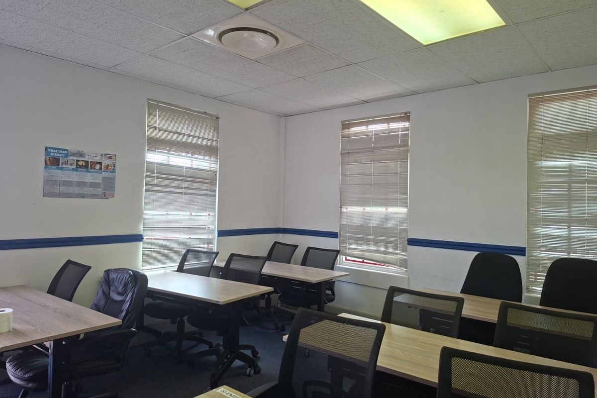 Prime Commercial Office Space for Sale in Empangeni CBD - Photo 4