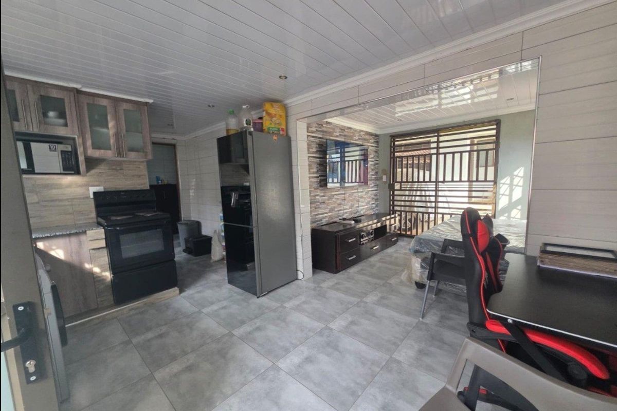 House For Sale in Rietvlei  Krugersdoorp - Photo 2