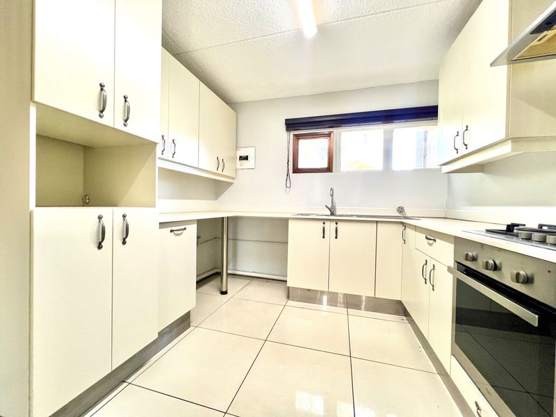 2 Bed Apartment For Sale in Bryanston, Sandton - Photo 8