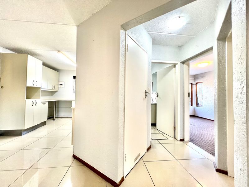 2 Bed Apartment For Sale in Bryanston, Sandton - Photo 9