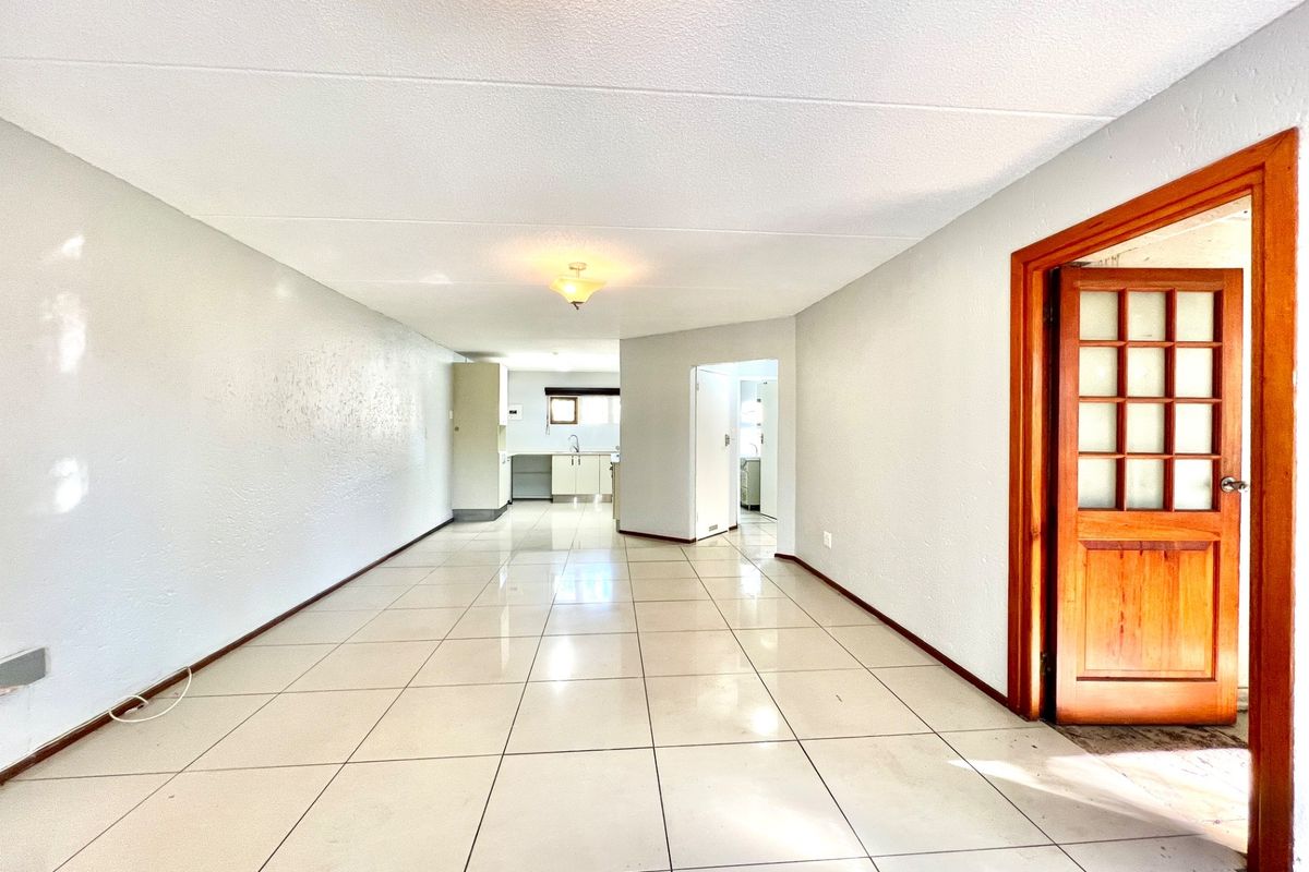 2 Bed Apartment For Sale in Bryanston, Sandton - Photo 3