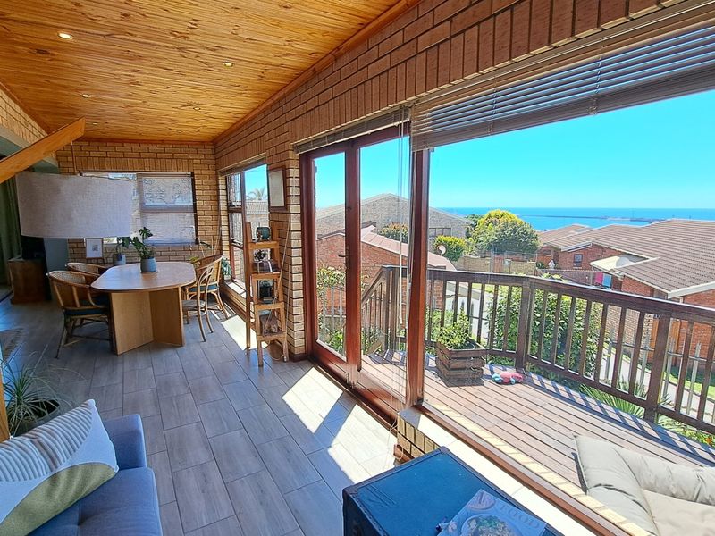 Upmarket Coastal Living in Secure Koensprag, South End - Photo 10