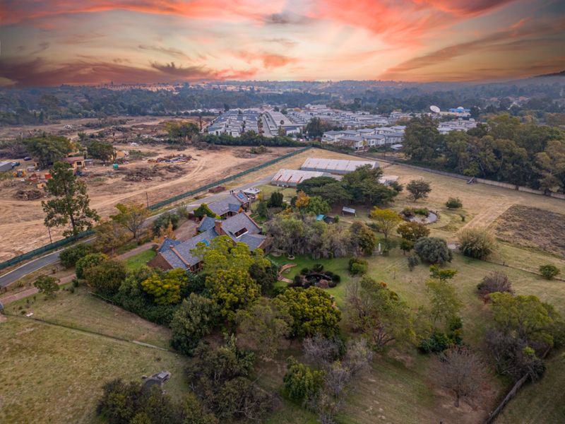 Extraordinary 3.3 Hectare Luxury Living with Income-Generating Potential - Photo 1