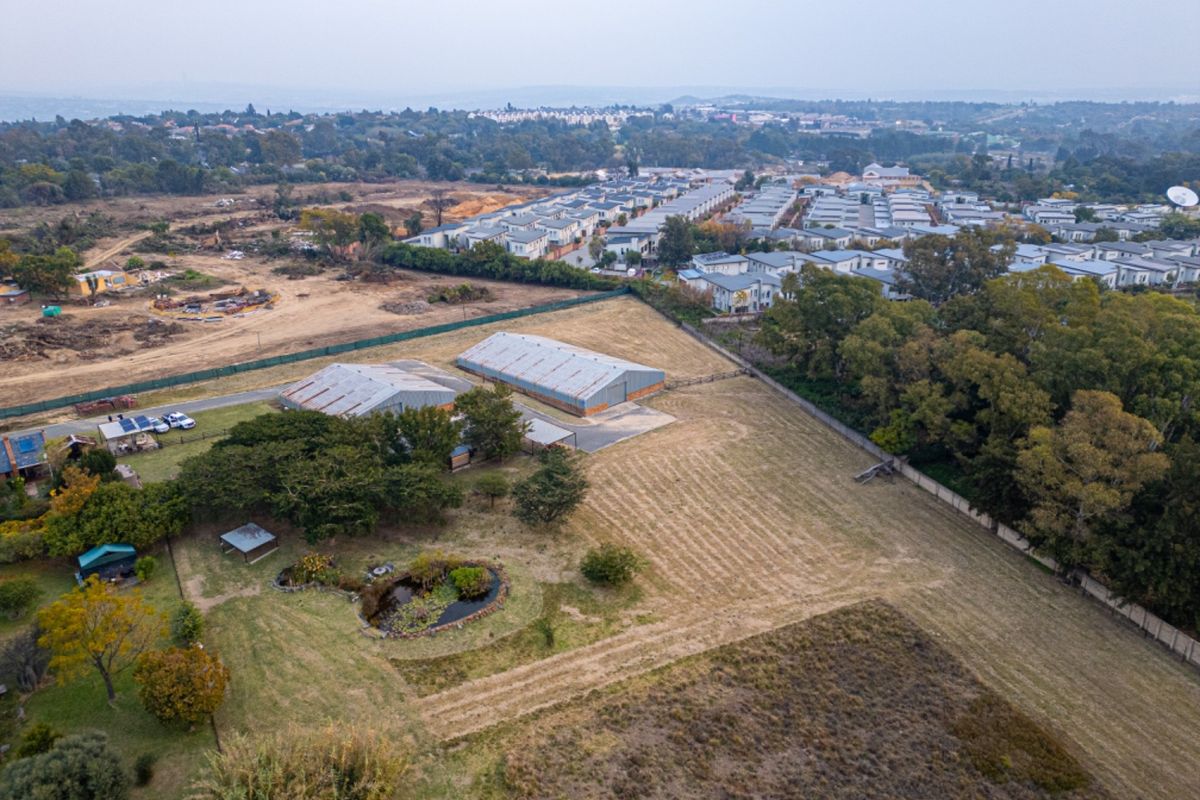 Extraordinary 3.3 Hectare Luxury Living with Income-Generating Potential - Photo 4