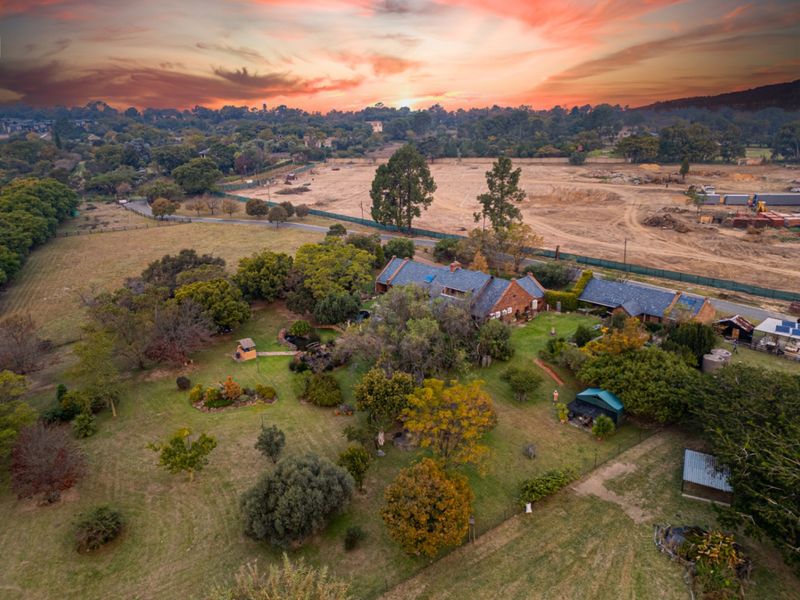 Extraordinary 3.3 Hectare Luxury Living with Income-Generating Potential - Photo 9
