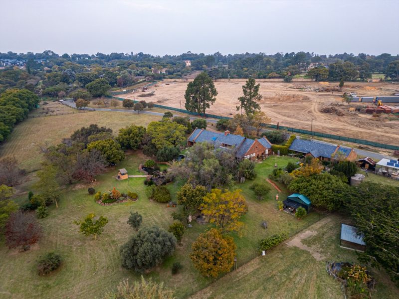 Extraordinary 3.3 Hectare Luxury Living with Income-Generating Potential - Photo 10