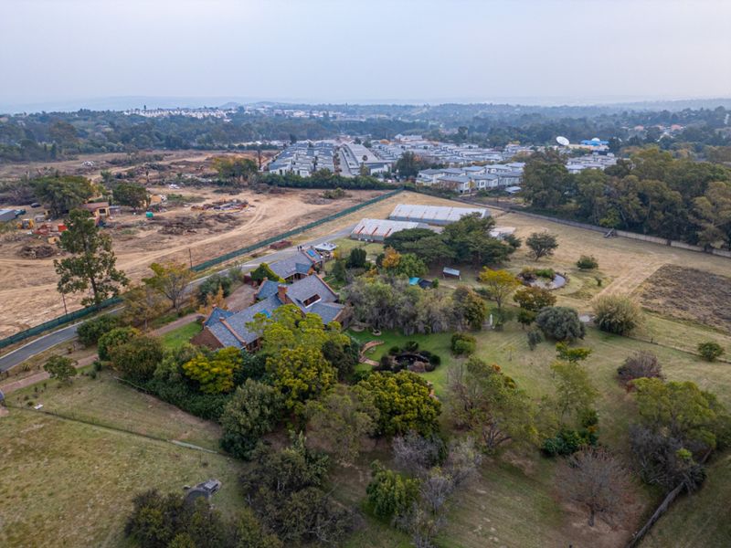 Extraordinary 3.3 Hectare Luxury Living with Income-Generating Potential - Photo 6