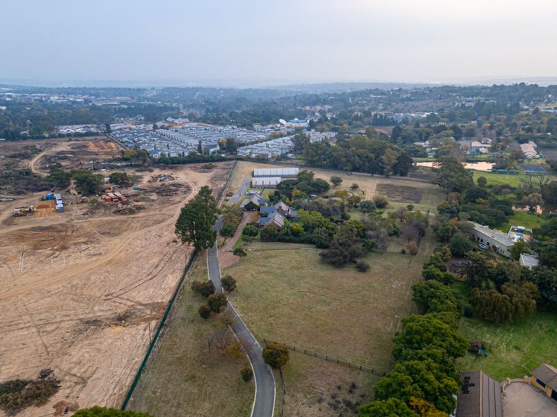 Extraordinary 3.3 Hectare Luxury Living with Income-Generating Potential - Photo 5