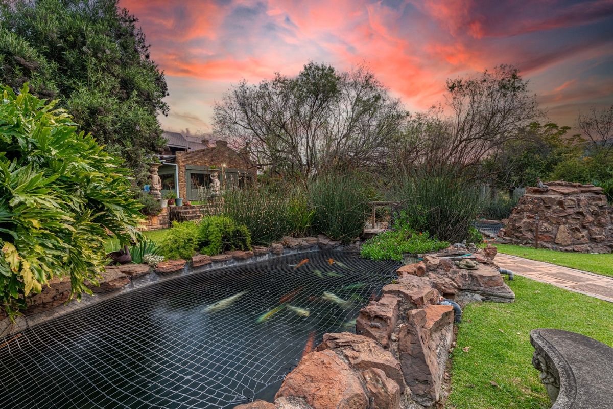 Extraordinary 3.3 Hectare Luxury Living with Income-Generating Potential - Photo 3