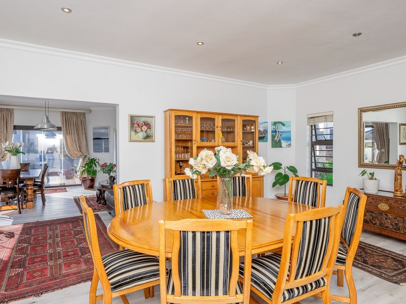 4-Bed Architectural Masterpiece with Panoramic Views in Graanendal Estate - Photo 2