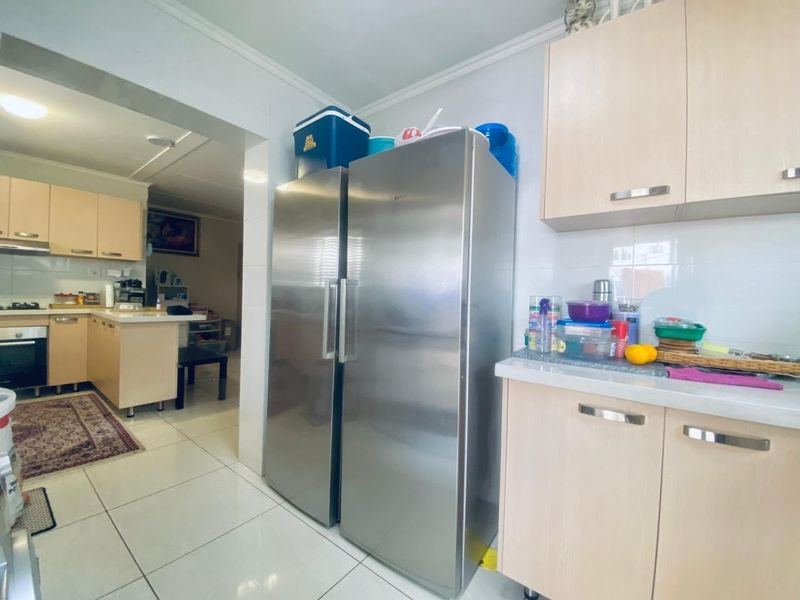 3-BEDROOM 3-BATHROOM 2-CAR GARAGE Townhouse For Sale in La Maison Royal Carlswald, Midrand - Photo 9