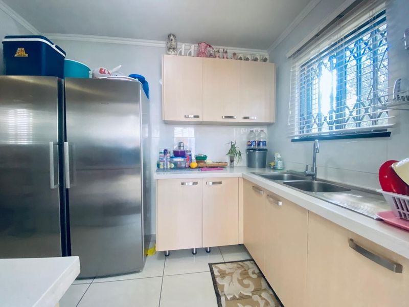 3-BEDROOM 3-BATHROOM 2-CAR GARAGE Townhouse For Sale in La Maison Royal Carlswald, Midrand - Photo 8