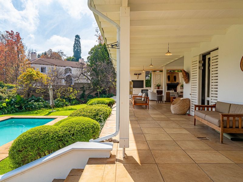Westcliff Farmhouse, with Warmth, Charm, Best of Family Living. - Photo 8
