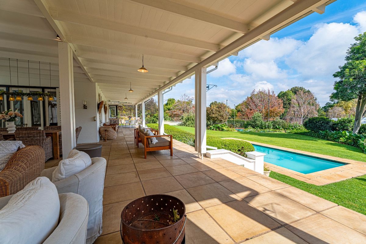 Westcliff Farmhouse, with Warmth, Charm, Best of Family Living. - Photo 5