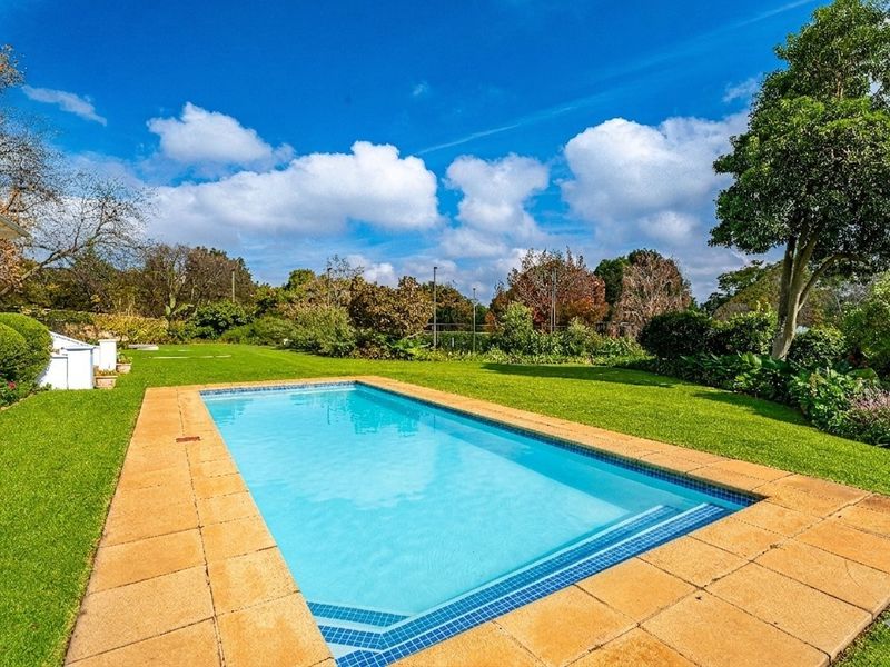 Westcliff Farmhouse, with Warmth, Charm, Best of Family Living. - Photo 6