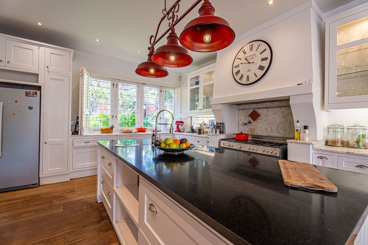 Westcliff Farmhouse, with Warmth, Charm, Best of Family Living. - Photo 3