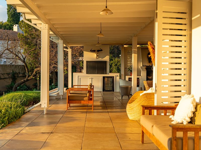 Westcliff Farmhouse, with Warmth, Charm, Best of Family Living. - Photo 7