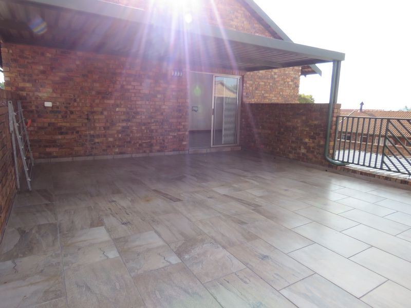 Complex For Sale in Wierdaglen Estate Centurion Gauteng - Photo 1