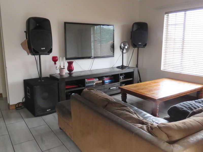 Complex For Sale in Wierdaglen Estate Centurion Gauteng - Photo 4