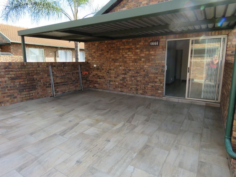 Complex For Sale in Wierdaglen Estate Centurion Gauteng - Photo 2