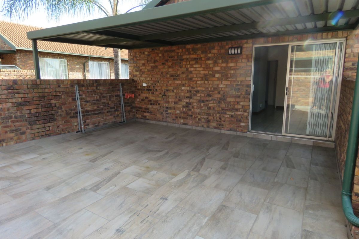 Complex For Sale in Wierdaglen Estate Centurion Gauteng - Photo 2