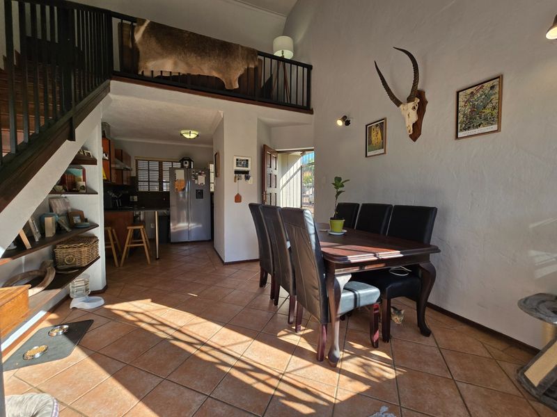 Townhouse To Rent in Equestria, Pretoria - Photo 4