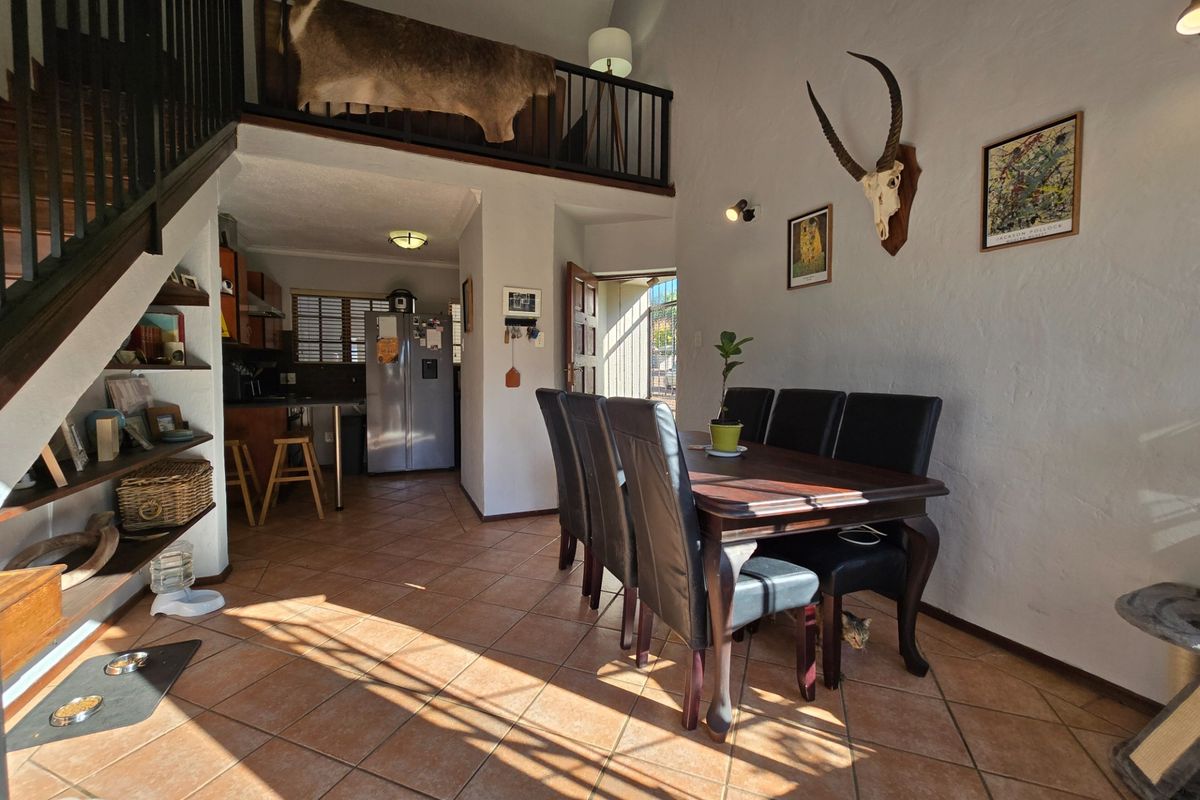 Townhouse To Rent in Equestria, Pretoria - Photo 4