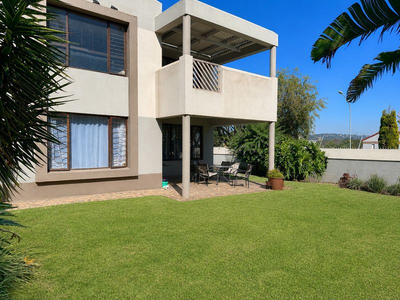 MODERN PET-FRIENDLY GARDEN TOWNHOUSE IN DOWERGLEN EXT 5 - Photo 2