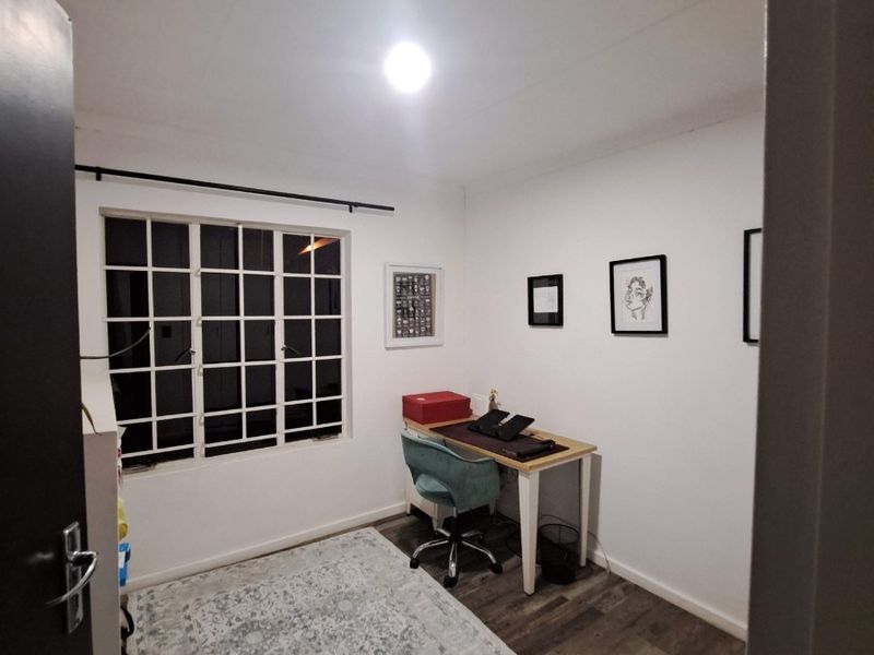 NEWLY RENOVATED. WAITING FOR YOU. - Photo 7